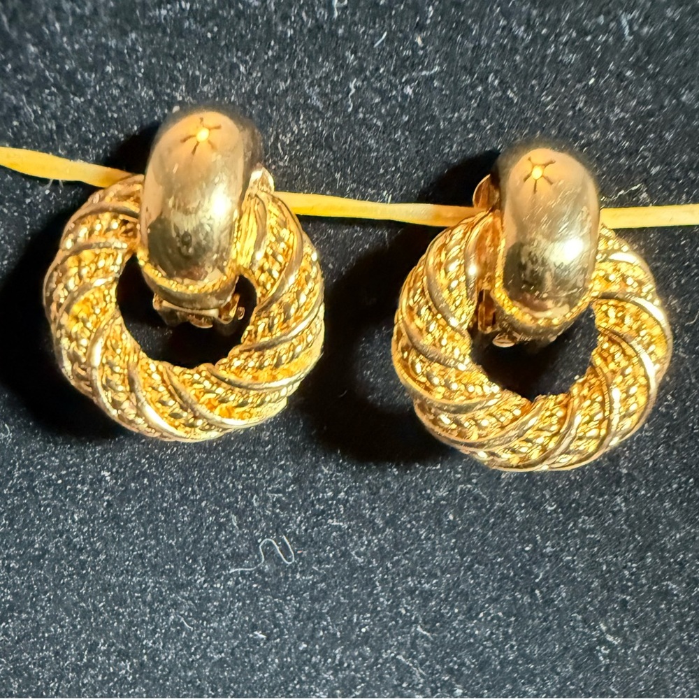 Christian Dior Elegant Gold-Tone Twisted Door Knocker Earrings